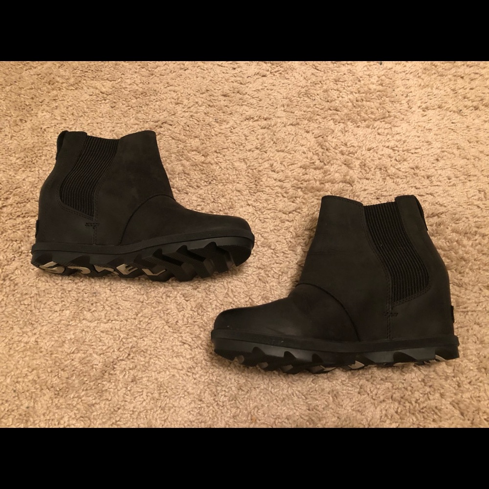 Sorel black Chelsea Joan of Arc wedge boots 8.5